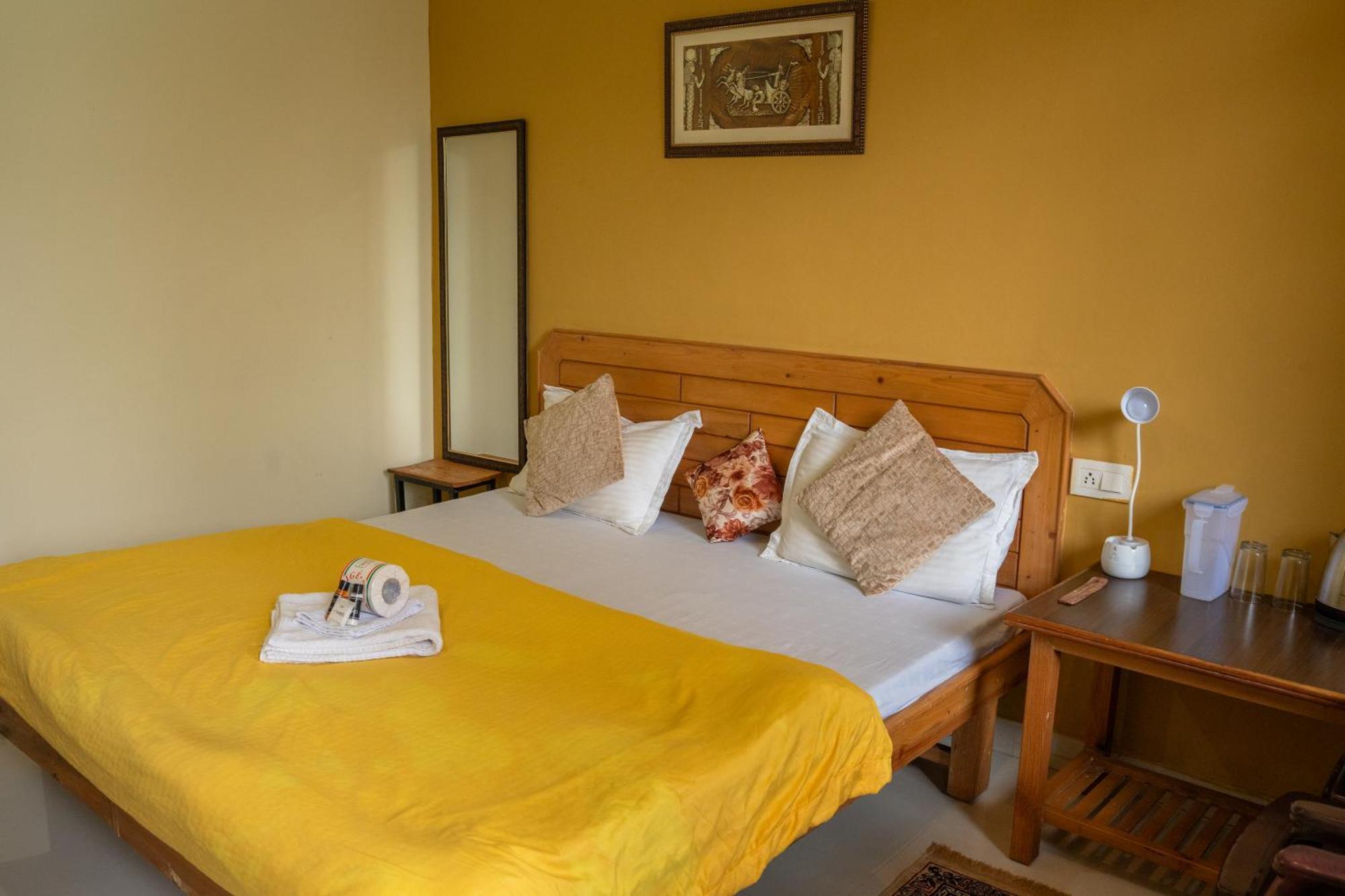 The Unmad - Dharamkot Bed & Breakfast Дхарамсала Екстериор снимка